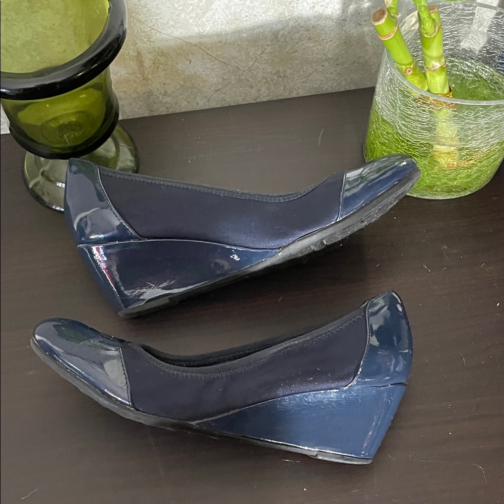 Life Stride Soft System Navy Patent Leather Wedges 7.5